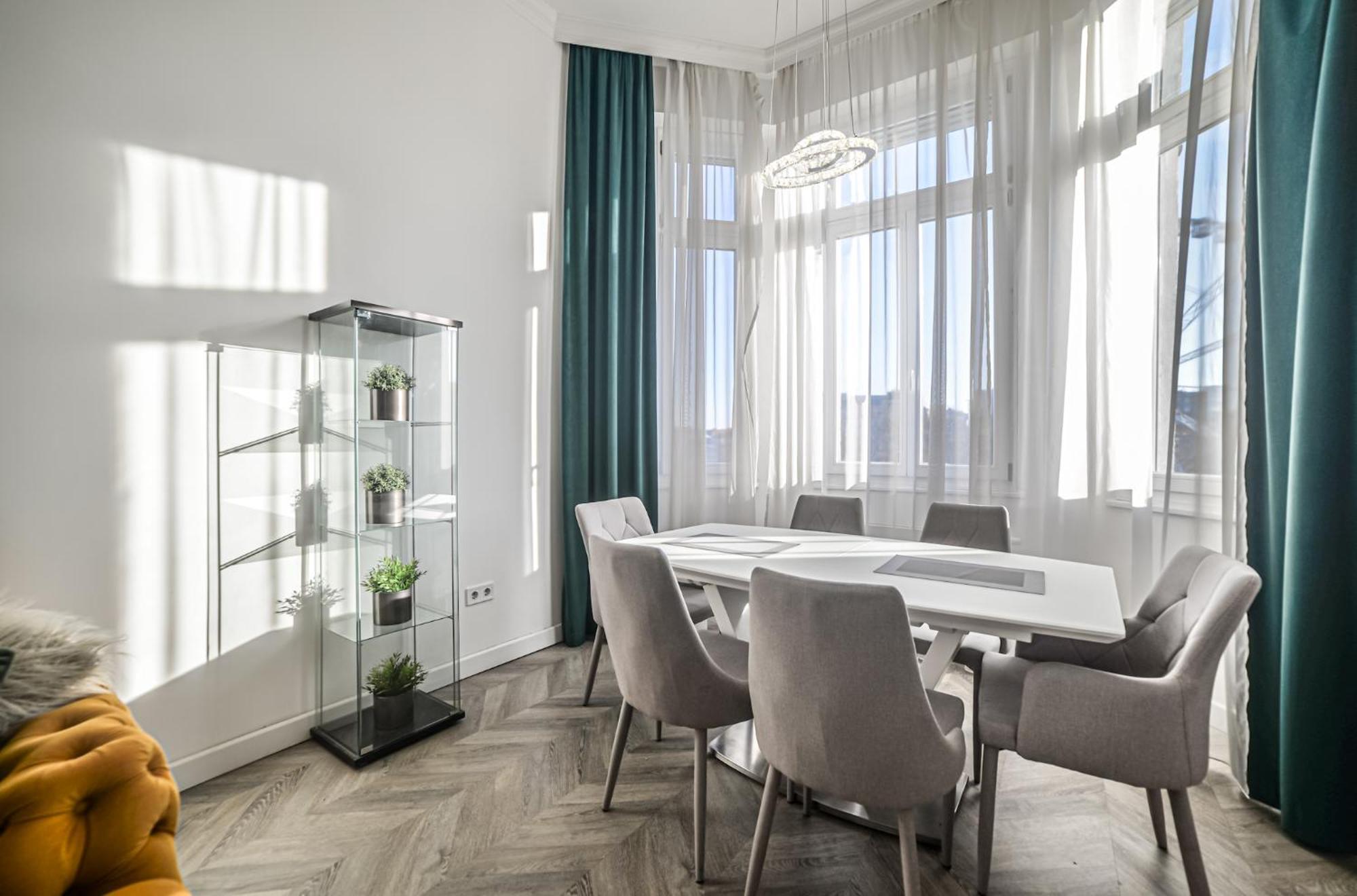 Luxury Downtown Dreams Apartment บูดาเปสต์ ภายนอก รูปภาพ