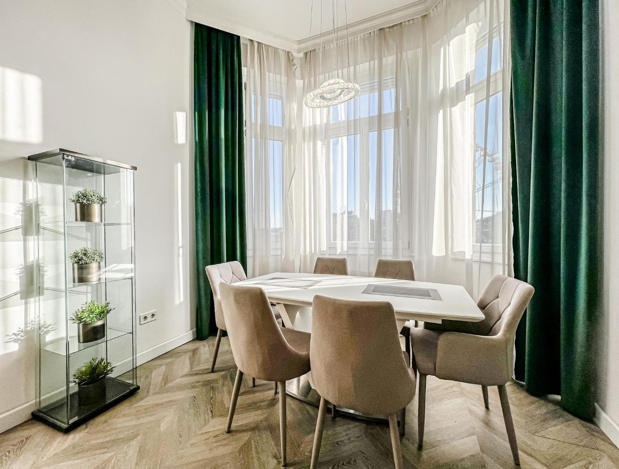 Luxury Downtown Dreams Apartment บูดาเปสต์ ภายนอก รูปภาพ